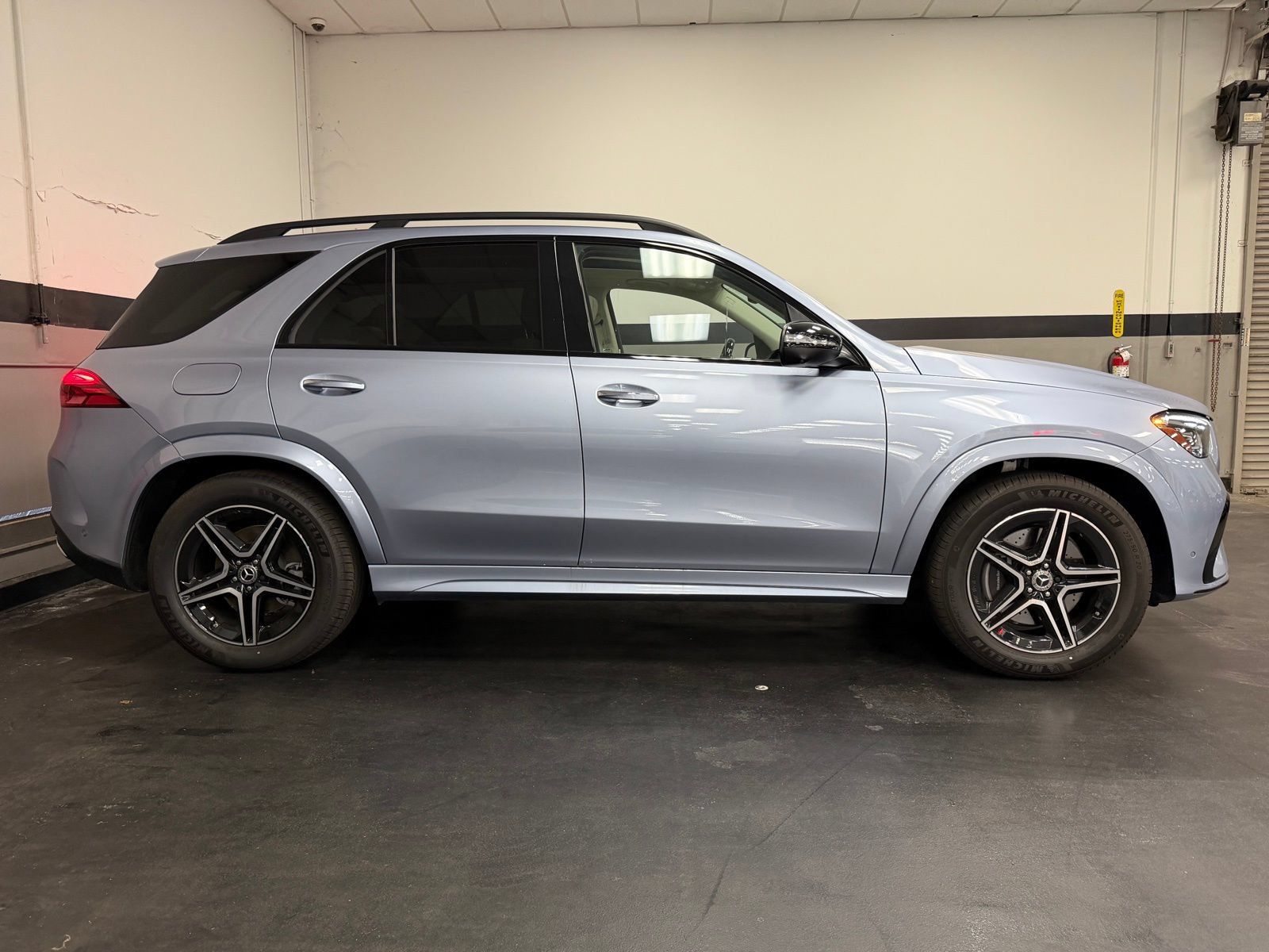 Used 2025 Mercedes-Benz GLE 350 4MATIC image 5