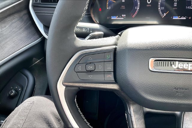 New 2026 Jeep Grand Cherokee 4WD image 18