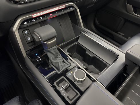 New 2026 Toyota Tundra Platinum image 32