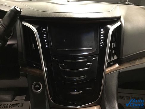 Used 2017 Cadillac Escalade Luxury image 55