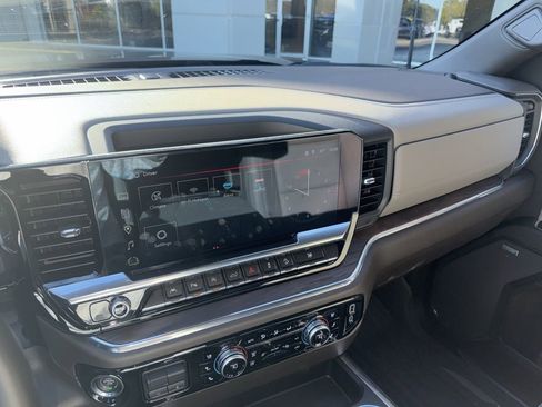 Used 2024 GMC Sierra 1500 SLT w/ SLT Premium Plus Package image 7