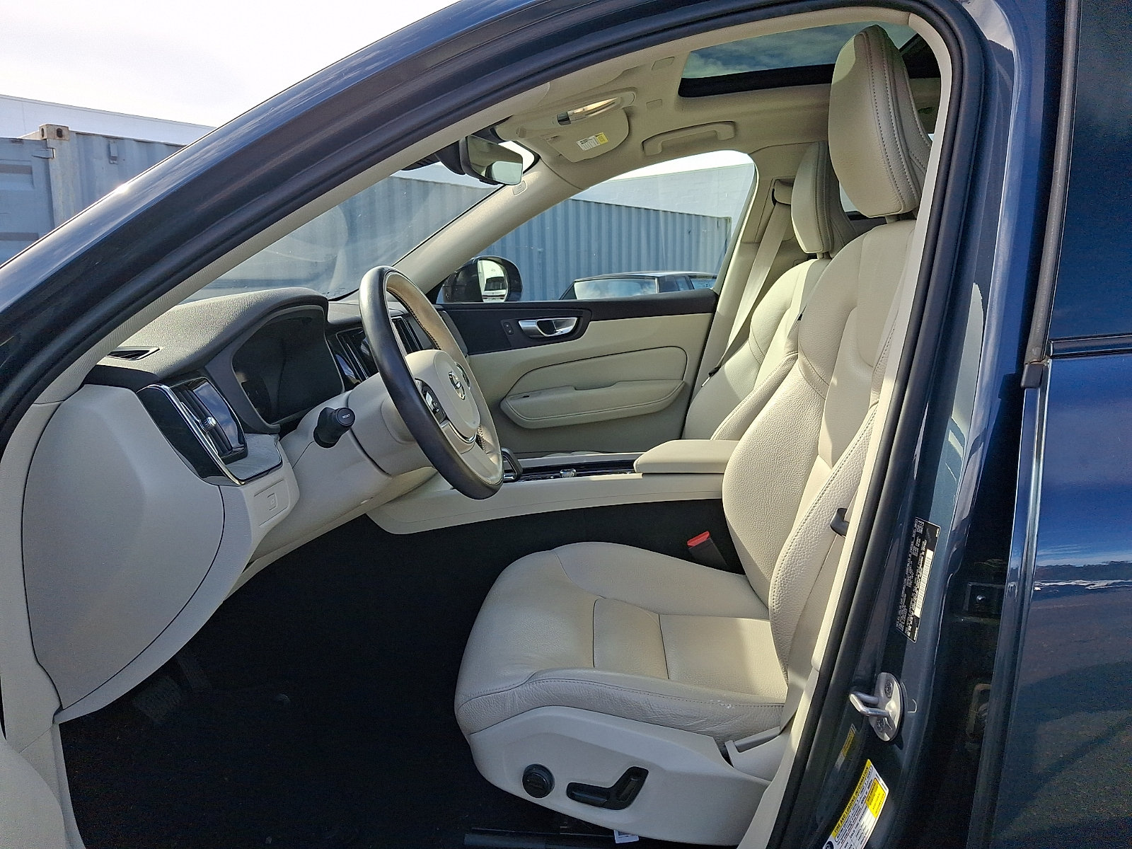 Certified 2024 Volvo XC60 B5 Plus w/ Climate Package AWD/4WD image 13