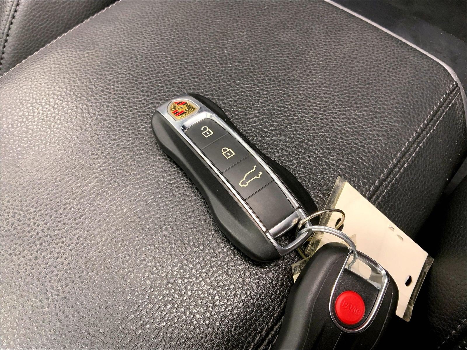 Certified 2024 Porsche Cayenne AWD/4WD image 21