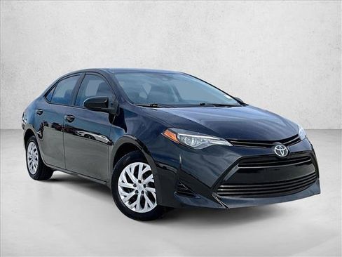 Used 2019 Toyota Corolla LE image 12
