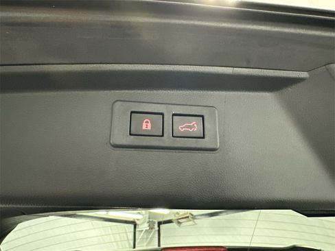 Used 2024 Subaru Outback Premium image 20