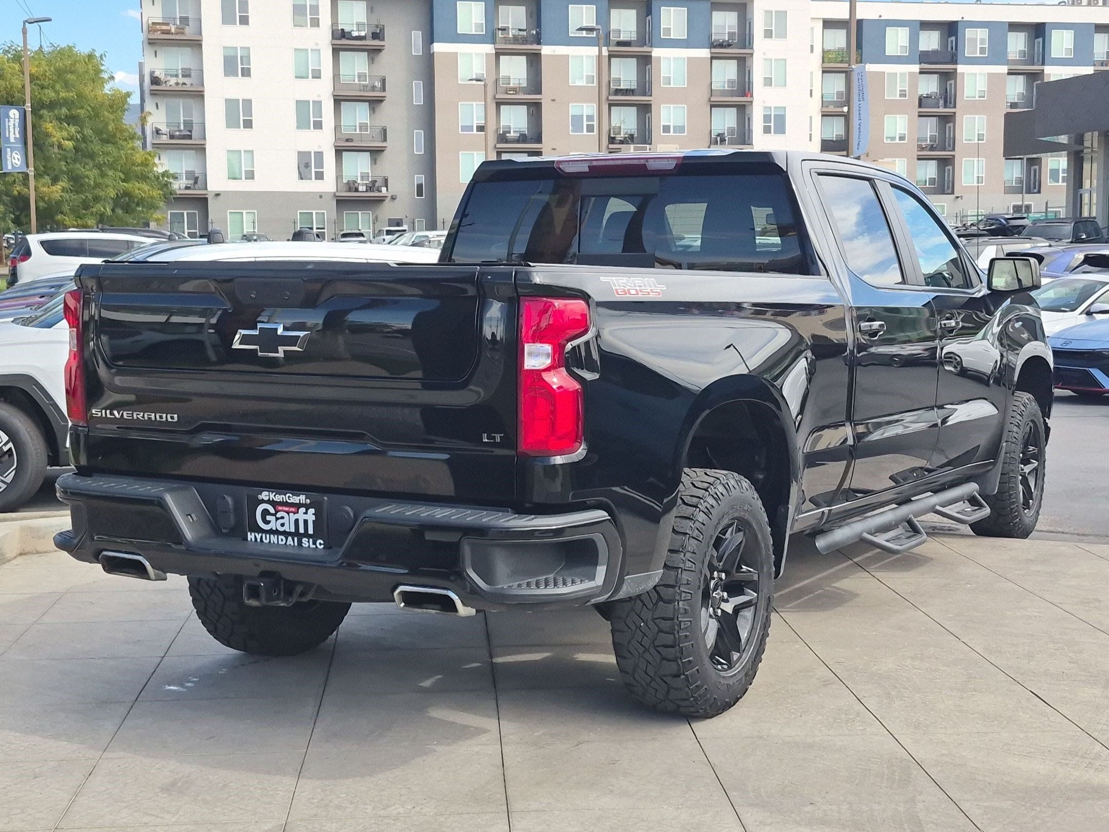 Used 2021 Chevrolet Silverado 1500 LT Trail Boss w/ Convenience Package II AWD/4WD image 3