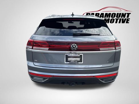 Used 2024 Volkswagen Atlas Cross Sport SE w/ Panoramic Sunroof Package image 6