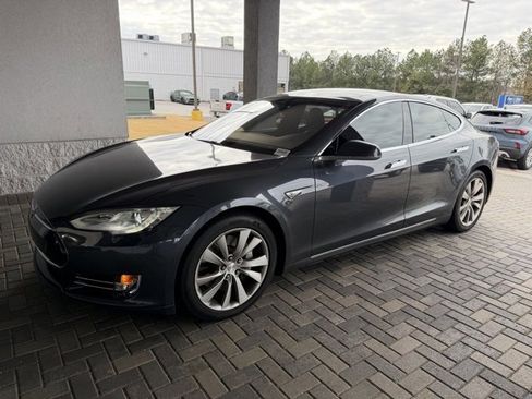 Used 2015 Tesla Model S 90D image 2