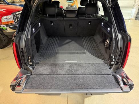 Used 2023 Land Rover Range Rover SE AWD/4WD image 14