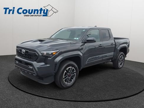 Certified 2025 Toyota Tacoma TRD Sport AWD/4WD image 3