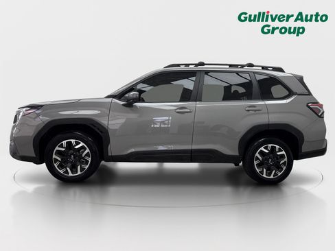 Used 2025 Subaru Forester Premium AWD/4WD image 3