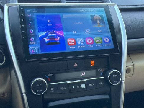 Used 2016 Toyota Camry XLE w/ Moonroof Package FWD image 19
