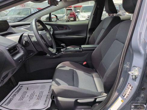 Used 2025 Toyota Prius LE image 9