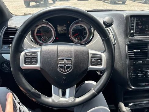 Used 2017 Dodge Grand Caravan GT FWD image 9