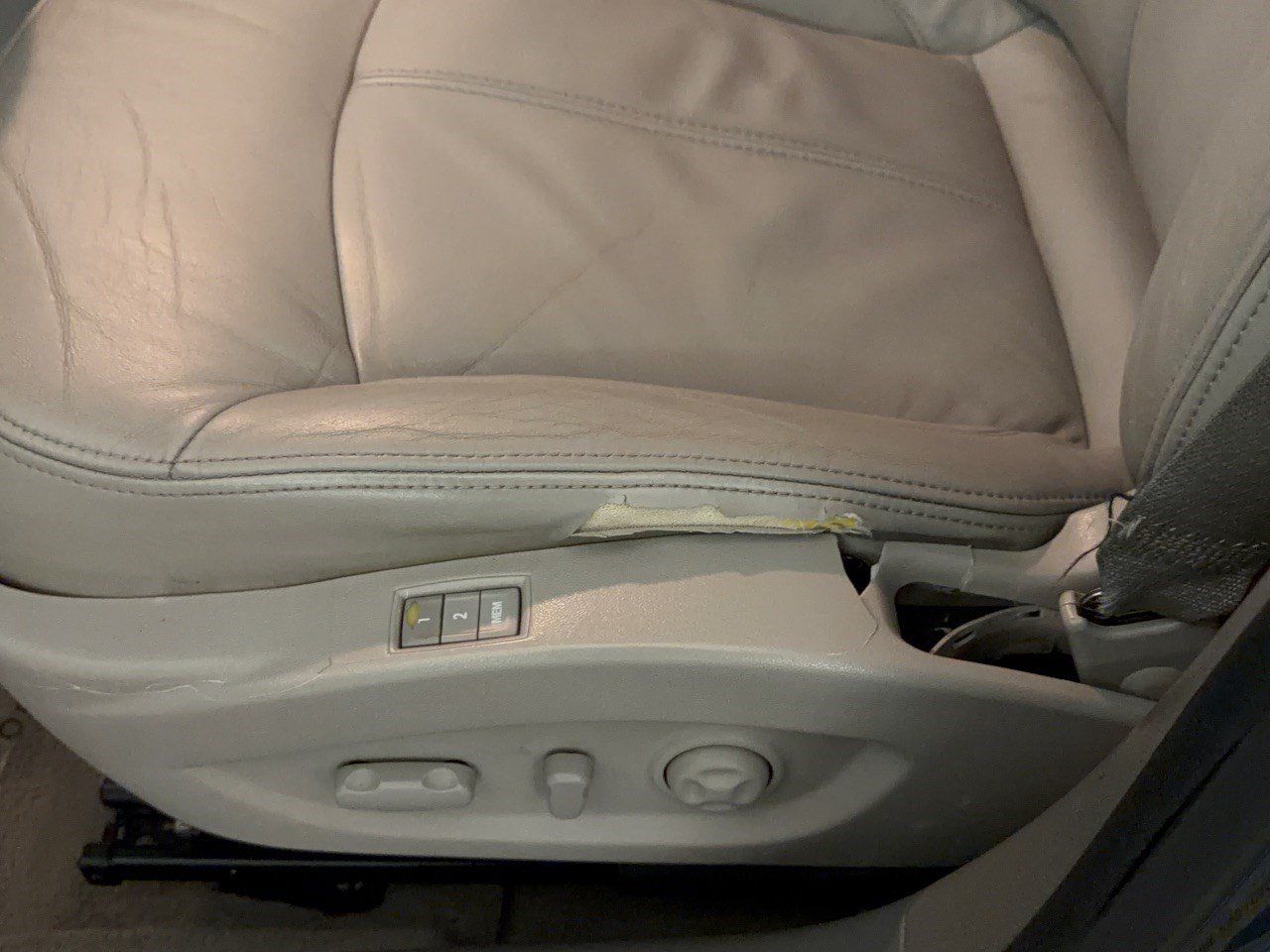 Used 2013 Buick LaCrosse Leather FWD image 16