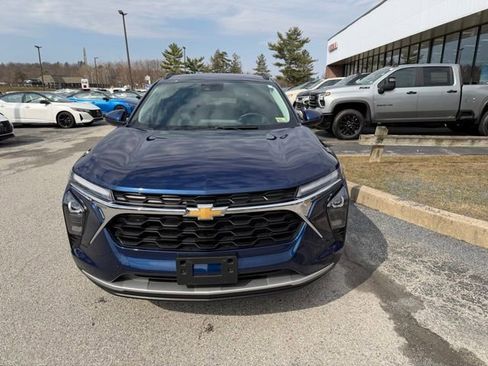 Used 2024 Chevrolet Trax LT w/ Driver Confidence Package image 8