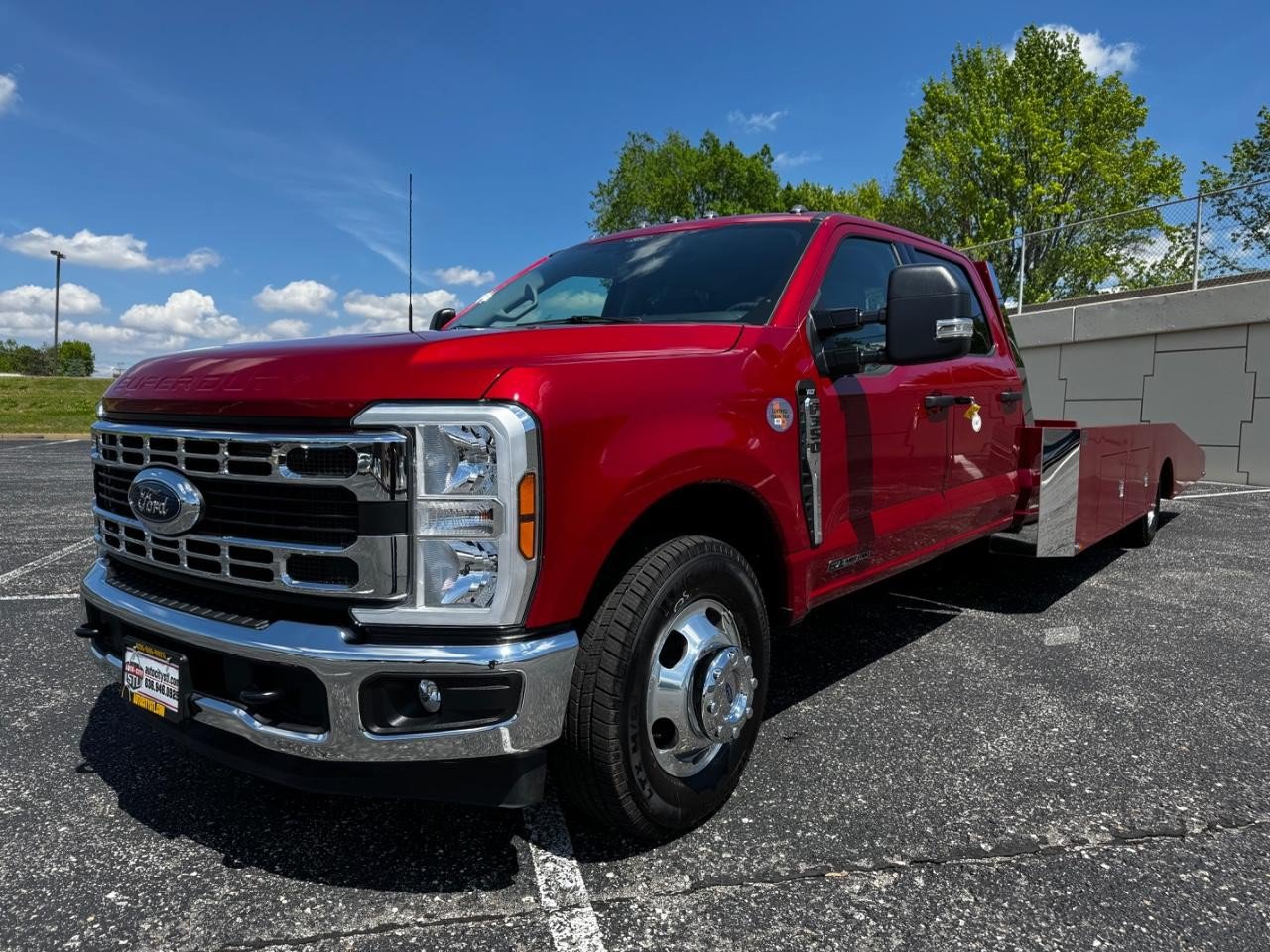 Used 2024 Ford F350 XLT w/ XLT Value Package RWD image 3