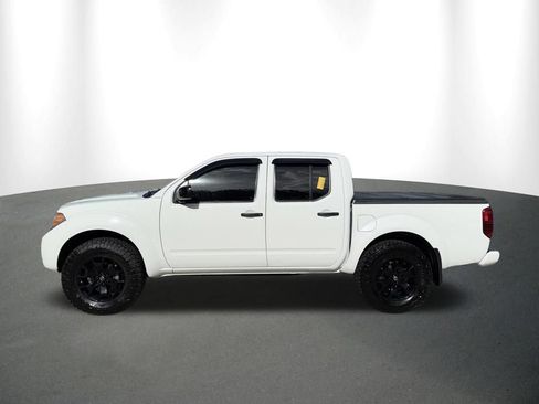 Used 2021 Nissan Frontier SV w/ Midnight Edition Floor Mats RWD image 12