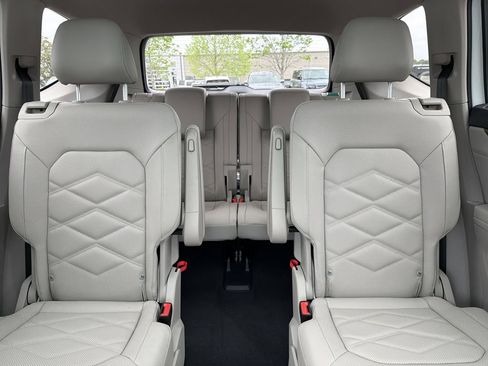 New 2026 Volkswagen Atlas SE FWD image 31