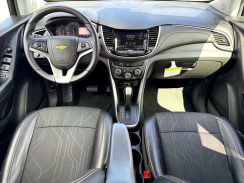 Used 2019 Chevrolet Trax LT w/ LT Convenience Package image 19
