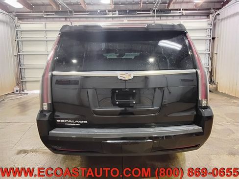Used 2020 Cadillac Escalade ESV Luxury AWD/4WD image 8