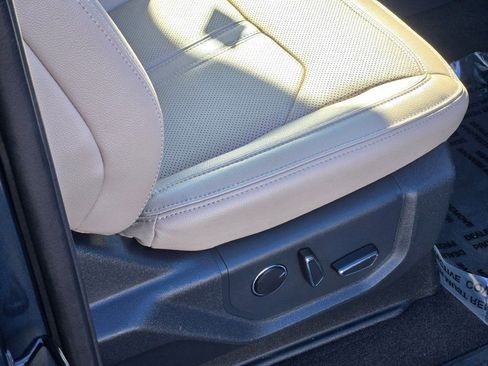 Used 2024 Ford Expedition Limited AWD/4WD image 8