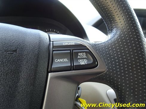 Used 2012 Honda Odyssey LX image 22
