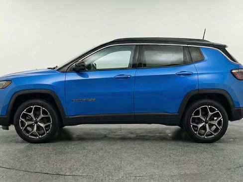 Used 2025 Jeep Compass Limited image 5