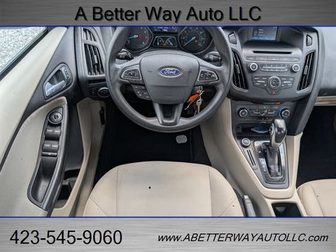 Used 2016 Ford Focus SE FWD image 17