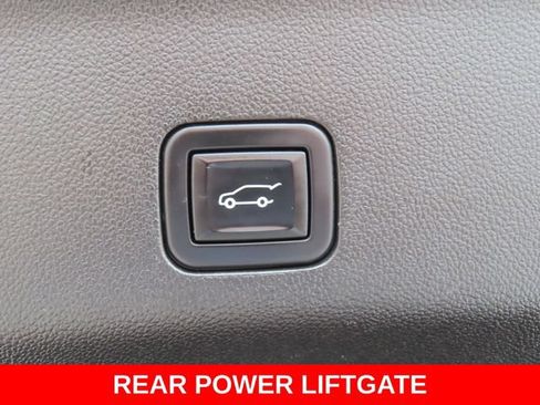 Used 2024 Chevrolet Tahoe Z71 w/ Z71 Off-Road Package AWD/4WD image 33
