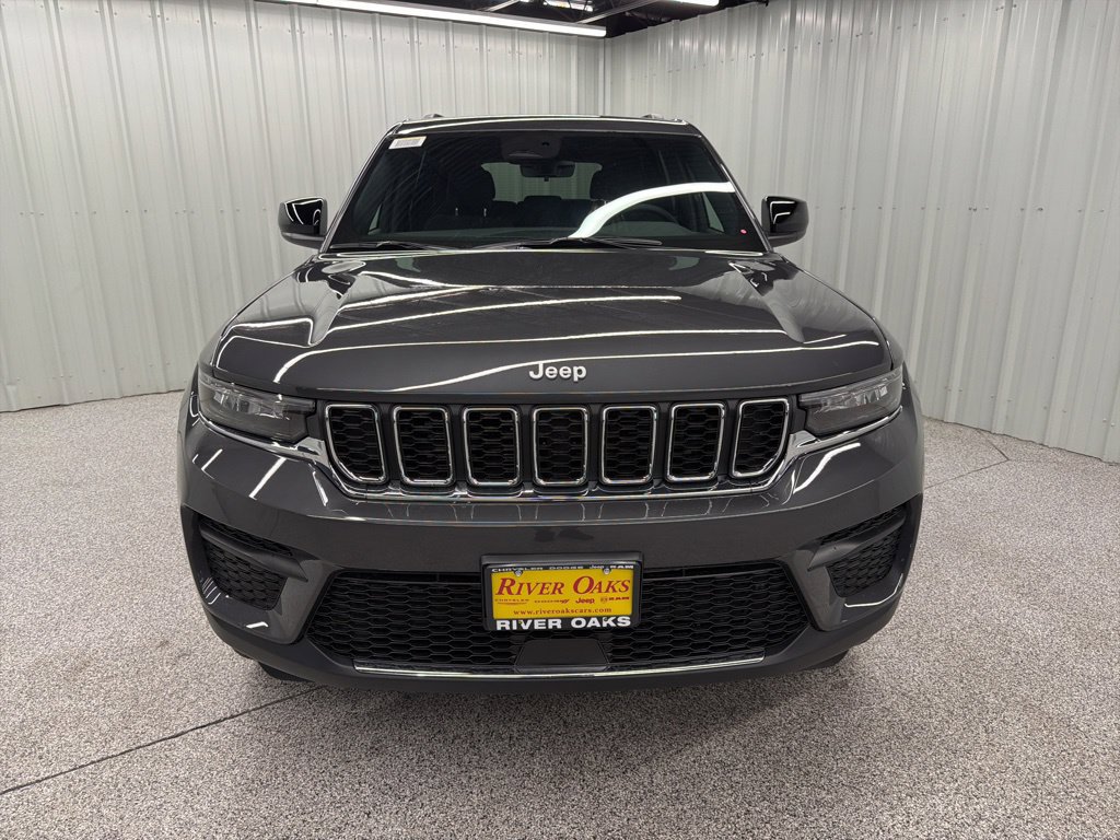 New 2026 Jeep Grand Cherokee Laredo RWD image 2