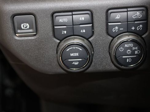Used 2025 Chevrolet Silverado 1500 High Country AWD/4WD image 43