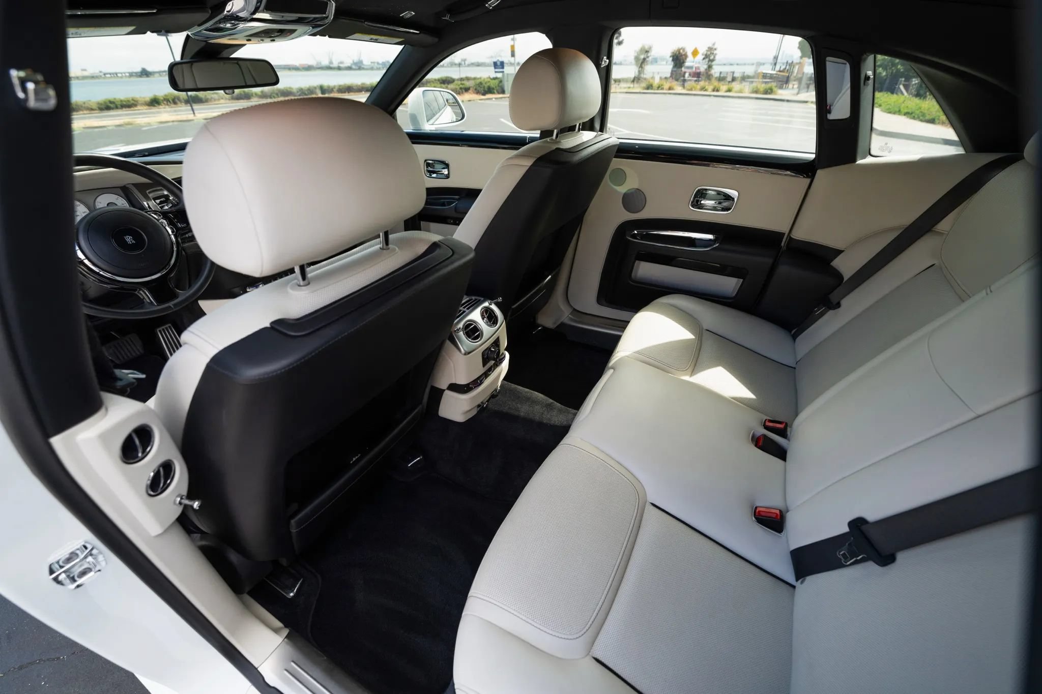 Used 2018 Rolls-Royce Ghost RWD image 29