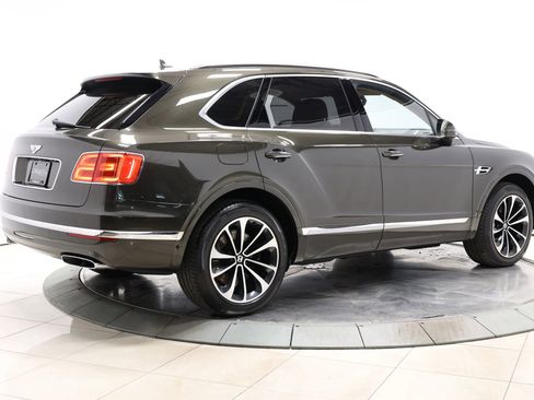 Used 2018 Bentley Bentayga AWD/4WD image 4
