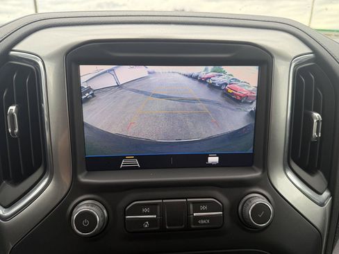 Used 2022 Chevrolet Silverado 1500 LT AWD/4WD image 18