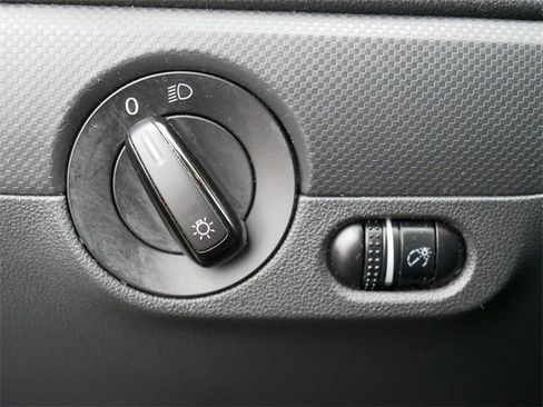 Used 2015 Volkswagen Jetta S image 24