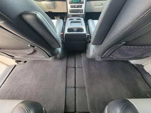 Used 2010 Chrysler Town & Country Touring Plus w/ Premium Group image 25