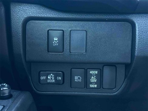 Used 2021 Toyota Tacoma TRD Off-Road image 34