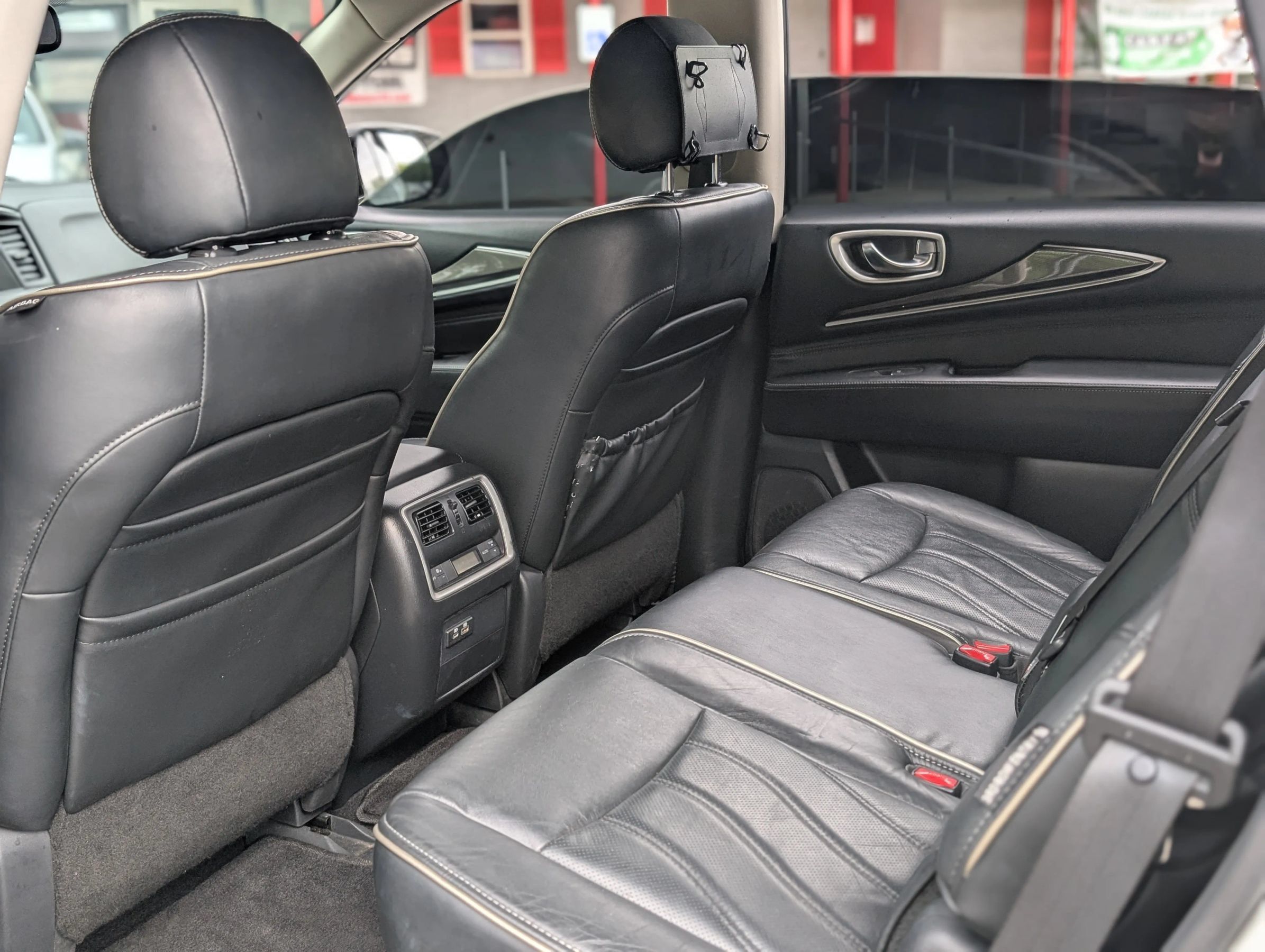 Used 2020 INFINITI QX60 Luxe w/ Essential Package FWD image 16