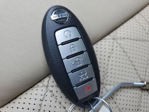 Used 2017 Nissan Maxima Platinum FWD image 29