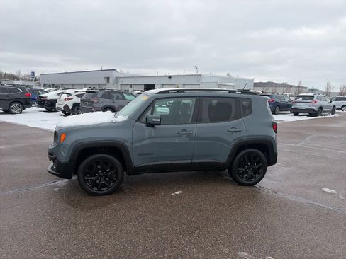Used 2017 Jeep Renegade Altitude image 2