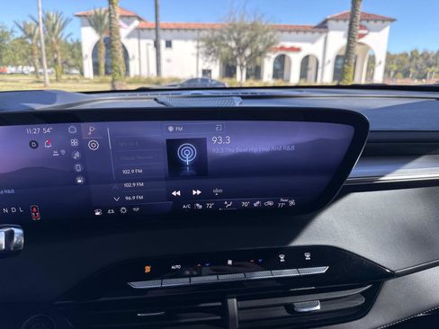 Used 2025 Buick Enclave Preferred image 25