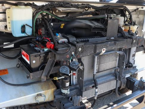 Used 2019 Ford E-450 and Econoline 450 Super Duty RWD image 14