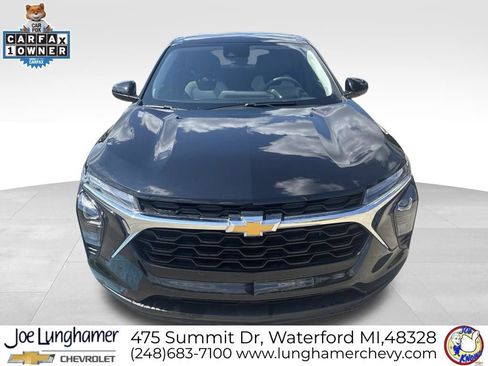 Used 2024 Chevrolet Trax LS w/ LS Convenience Package FWD image 9
