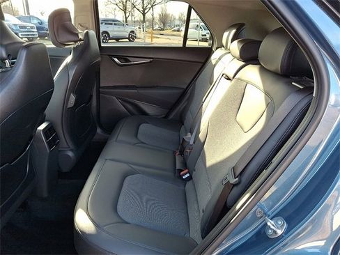 Certified 2025 Kia Niro EX Touring image 10