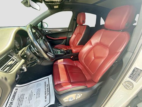 Used 2023 Porsche Macan S AWD/4WD image 22
