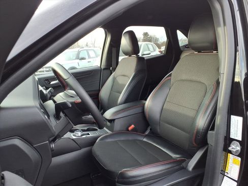 Certified 2025 Ford Escape ST-Line image 4