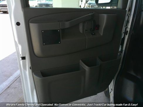 Used 2019 GMC Savana 2500 Extended w/ Driver Convenience Package image 18