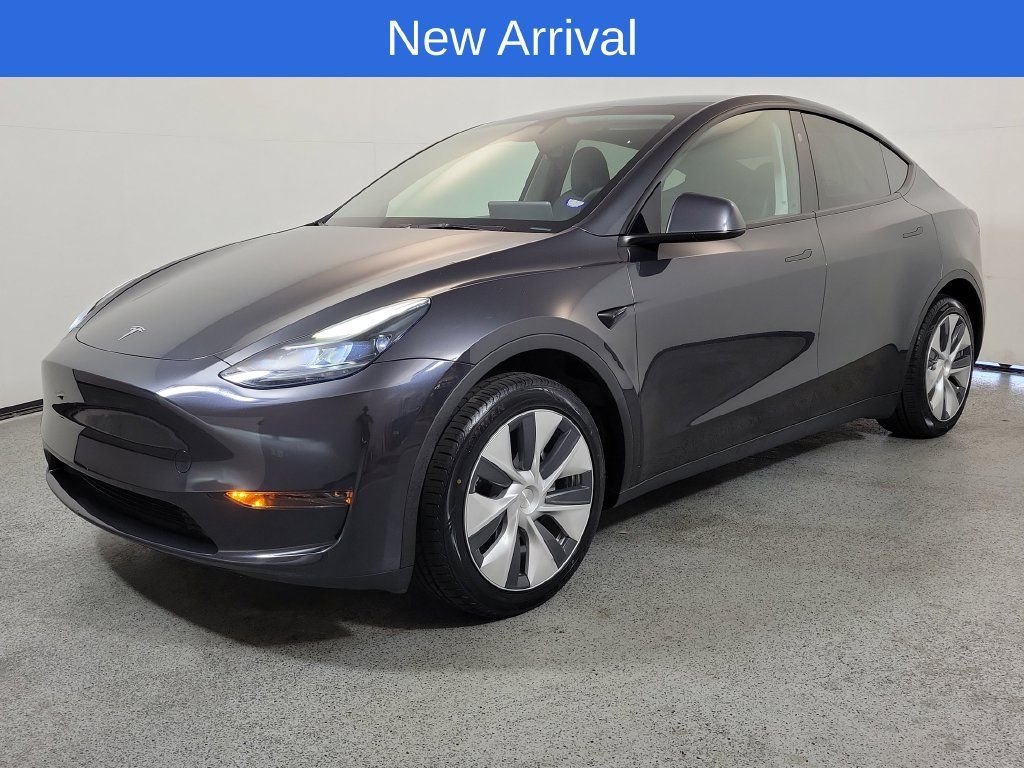 Used 2024 Tesla Model Y 2WD image 3