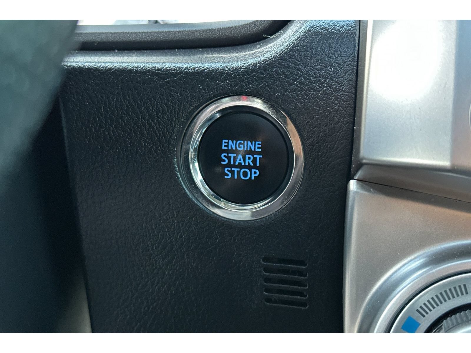 Used 2023 Toyota 4Runner Limited AWD/4WD image 26